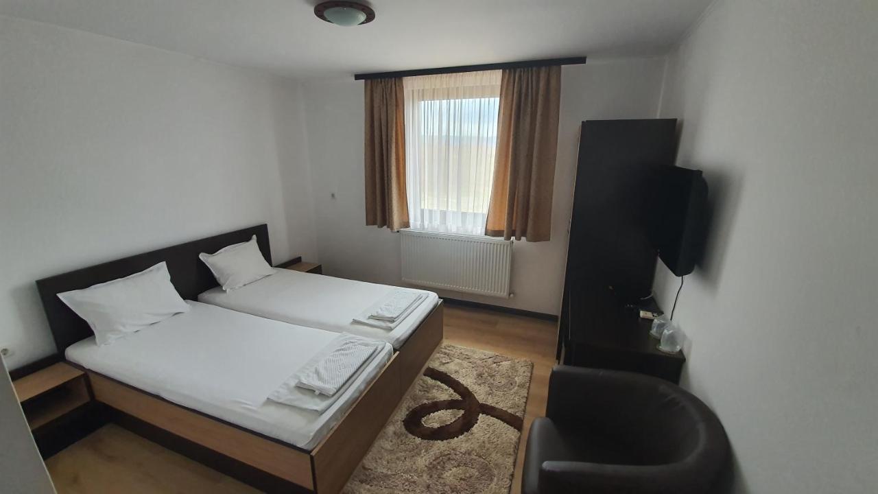 Семеен Хотел-Ресторант Етно Чакала Hotel Sevlievo Luaran gambar