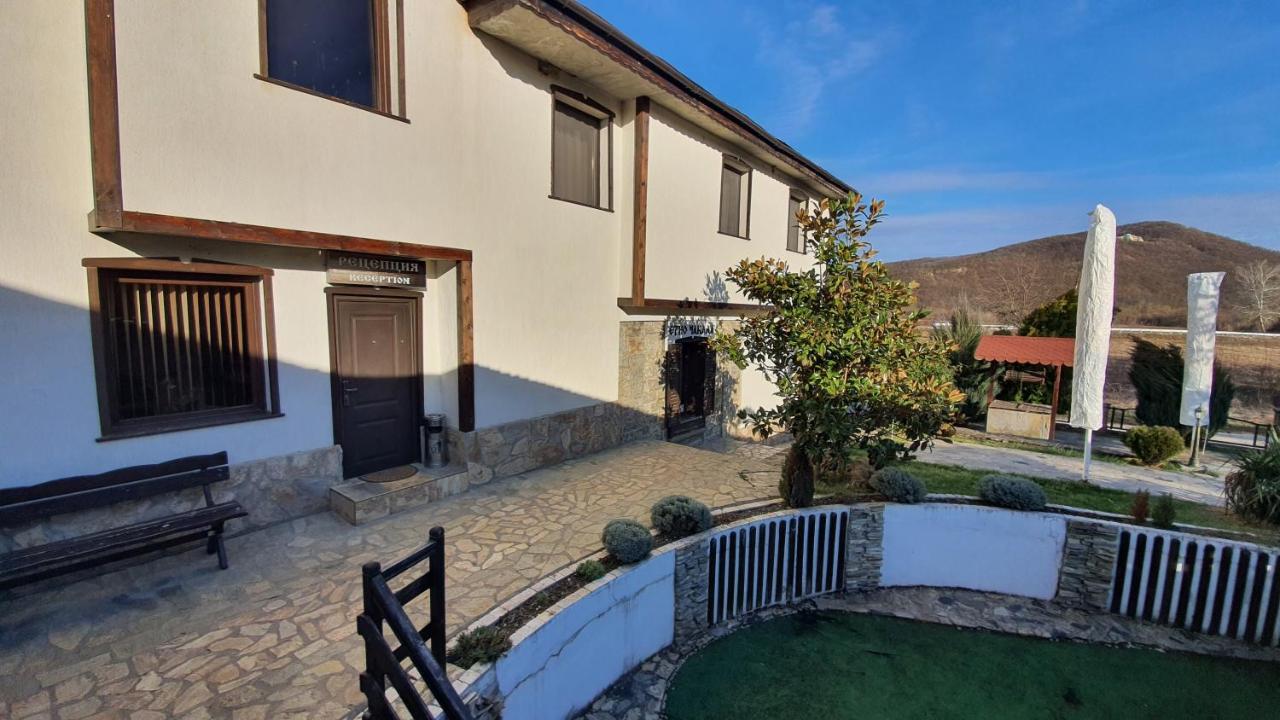 Семеен Хотел-Ресторант Етно Чакала Hotel Sevlievo Luaran gambar