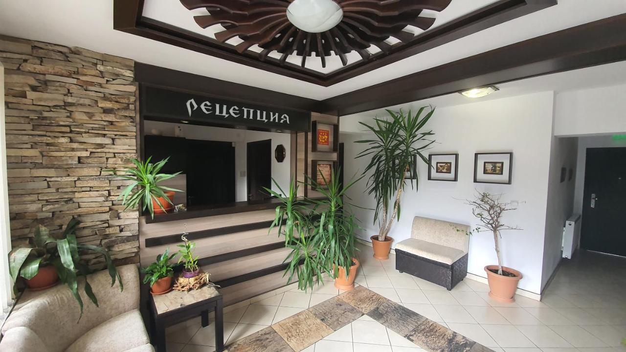 Семеен Хотел-Ресторант Етно Чакала Hotel Sevlievo Luaran gambar